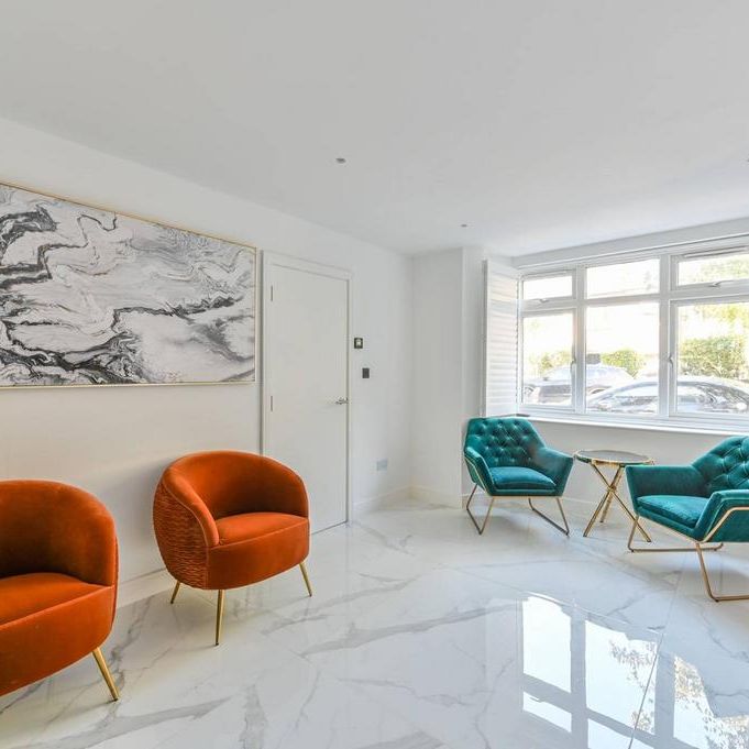 3 bedroom end of terrace house to rent - Photo 1