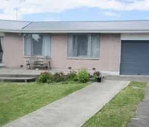 3-Bed Hornby, Large Yard, Woolworths & Mall Nearby - Photo 5