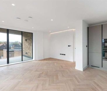 Novum Court, Cannon Hill Lane, London, SW20 - Photo 1