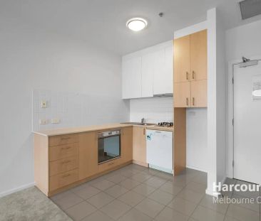 2213/250 Elizabeth Street, Melbourne VIC 3000 - Photo 5