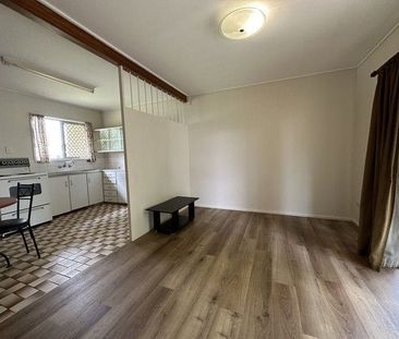 Cosy One Bedroom Unit in Great Central Location - Photo 3