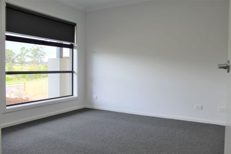 LUXURIOUS FAMILY HOME!!! - Photo 3