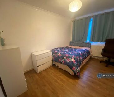 1 bedroom in a flat share to rent - Photo 1