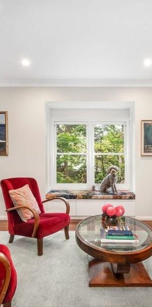 Elegant Family Home in a Leafy Cul-de-Sac Setting - Photo 1