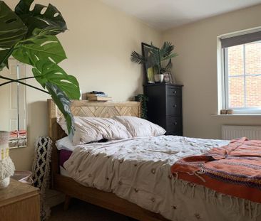 2 bedroom mews to rent - Photo 1