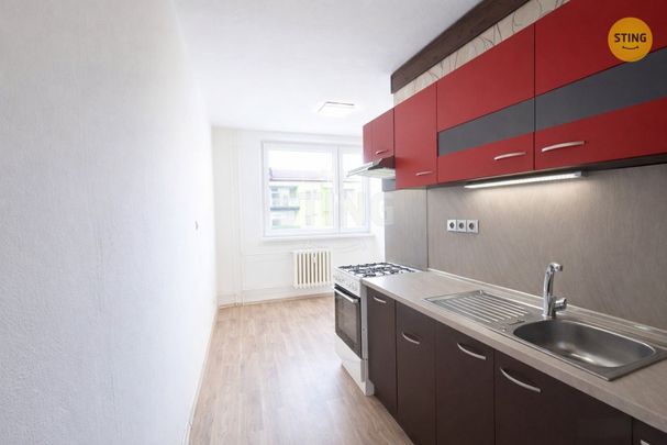 Byt 2+1 k pronájmu, Napajedla, ulice Nábřeží - Photo 1