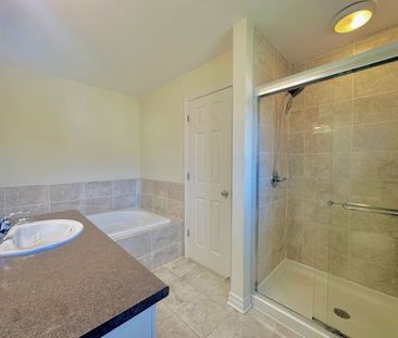 For Lease - 109 Calvington Avenue, Kanata, Ontario - Photo 1