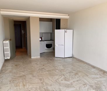 Location Appartement 1 pièce 33m² LES SABLES D OLONNE 85100 - Photo 1