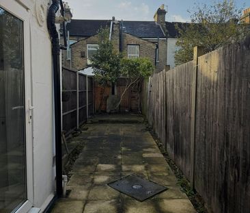 1 Bed Flat, Selkirk Road, SW17 - Photo 2