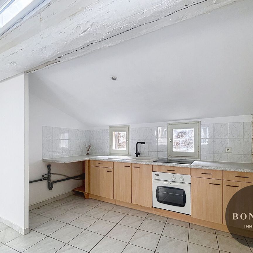 A LOUER AVIGNON INTRA MUROS ( 84000 ) : Appartement Avignon 3 pièces - 82m2 - climatisé - dernier étage !, - Photo 1