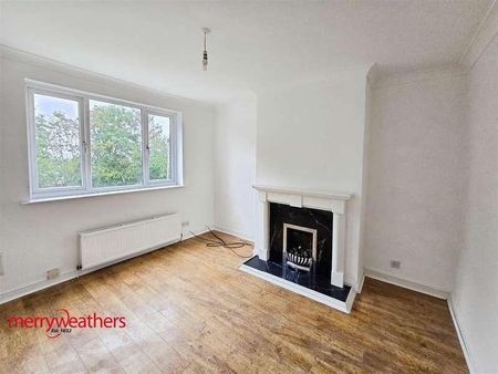 Heatons Bank, Rawmarsh, S62 - Photo 2