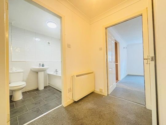 2 bedroom flat to rent - Photo 1