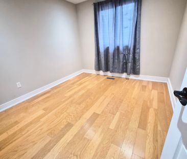 For Lease - 104 Armitage Drive, Newmarket, Ontario - Photo 3