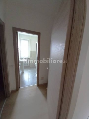 Trilocale piazza Libertà 21, Centro, Quarona - Photo 2