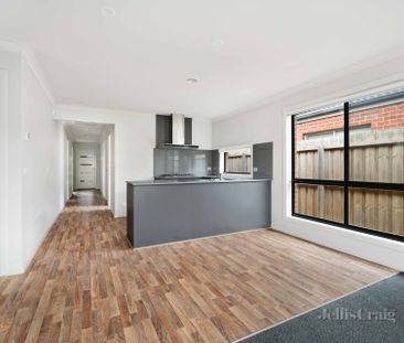 13 Mia Street, Alfredton - Photo 5