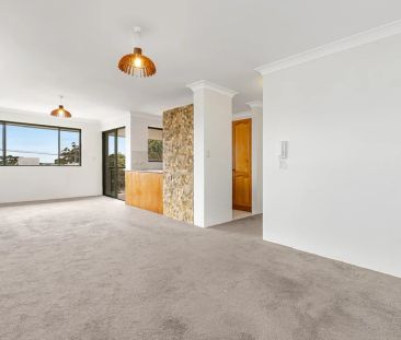 Neat Two Bedroom Apartment in Ideal Location - Photo 4
