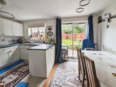 3 bedroom end of terrace house to rent - Photo 5