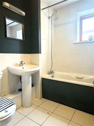Apartment 48, Kilmainham Bank, Emmet Road, Dublin 8, Dublin, D08RW20 - Photo 4
