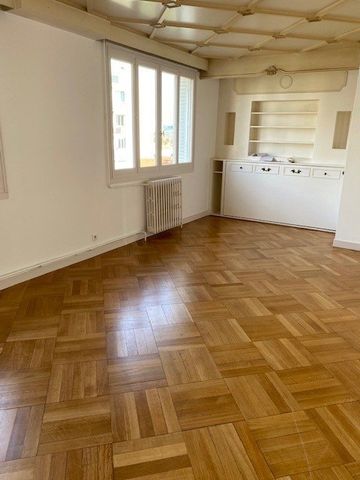 Appartement T2 A Louer - Lyon 4eme Arrondissement - 51.81 M2 - Photo 4