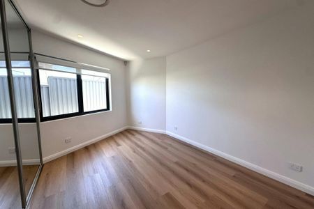 LUXURY NEWLY RENOVATED THREE-BEDROOM HOME WITH BREATHTAKING ELEVATED VIEWS - Photo 5