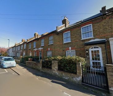 Studio Flat, Sandhurst Road, SE6 - Photo 1