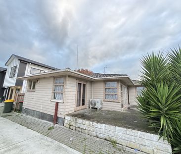 PAPAKURA, 3 BEDROOMS - Photo 6