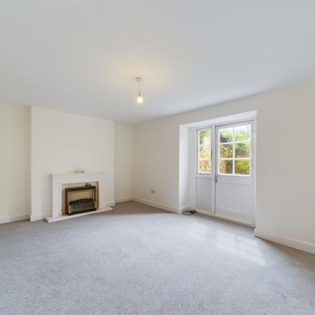Lansdown Crescent, Cheltenham, GL50 - Photo 1