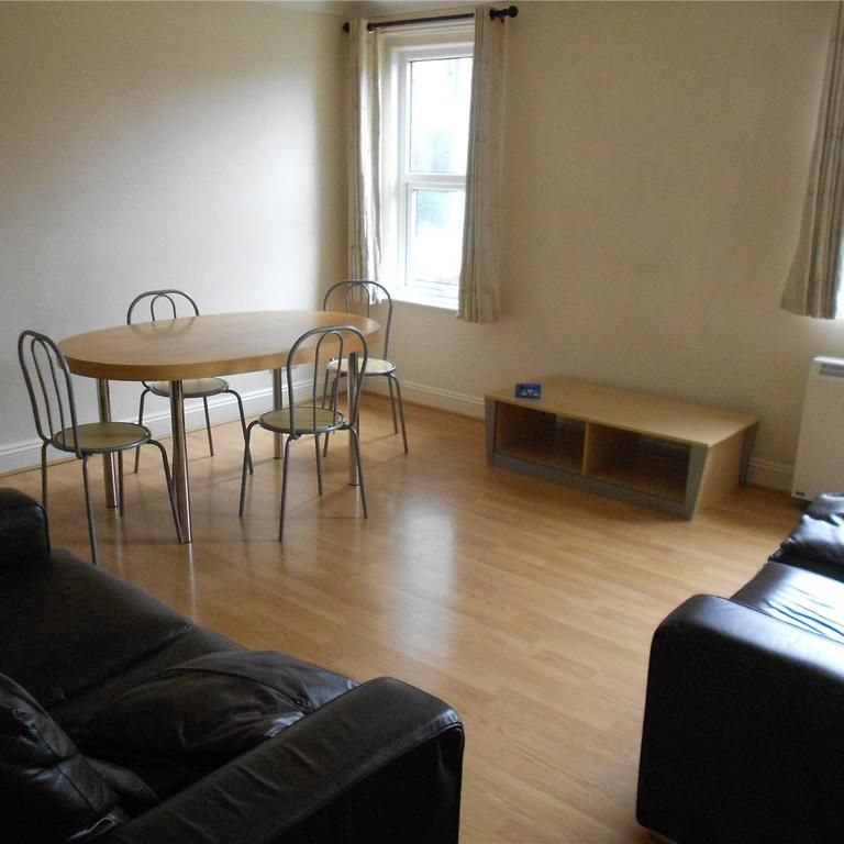 3 bedroom flat to rent - Photo 1
