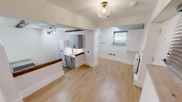 1 bedroom ground floor maisonette to rent - Photo 1