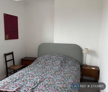3 bedroom flat to rent - Photo 6