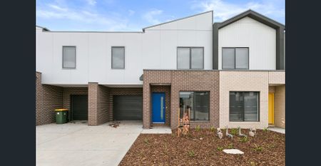 Modern and Stylish 3-Bedroom Townhouse - Photo 2