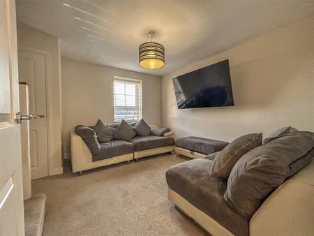 2 Bedroom House - Terraced - Photo 5