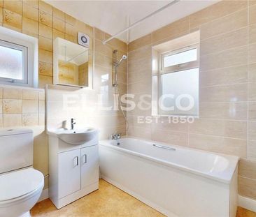 3 bedroom end of terrace house to rent - Photo 5