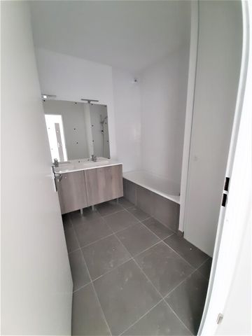 Location Appartement 3 pièces 65m² CORNEBARRIEU 31700 - Photo 3