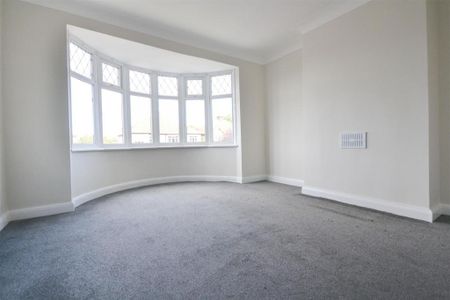 3 Bed Terraced House, Martin Way, SM4 - Photo 3