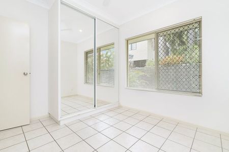 SPACE, STYLE & SERENITY IN DURACK - Photo 5