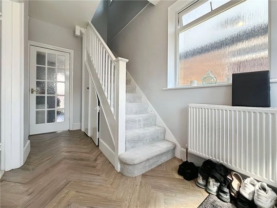 Central Avenue, Hounslow, TW3 2RJ - Photo 1