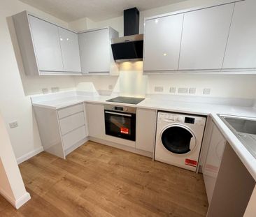 3 bedroom end of terrace house to rent - Photo 3