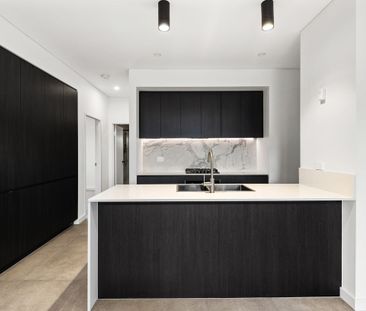Modern Apartment with Park Views and Spacious Entertaining Balcony - Photo 5