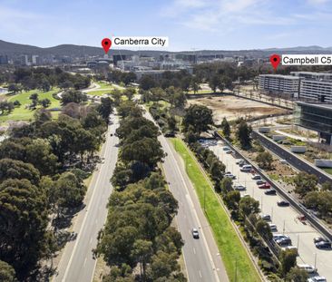 Welcome To The Parade! - Photo 2