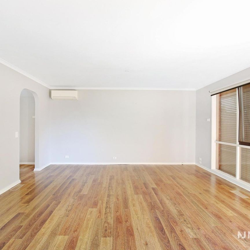 2/17 Emerald Street, RINGWOOD - Photo 1