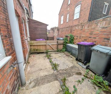 Terraced House to rent on - Photo 4