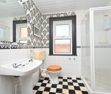 Room 9, 9 Eglantine Avenue, Belfast, BT9 6DW - Photo 6