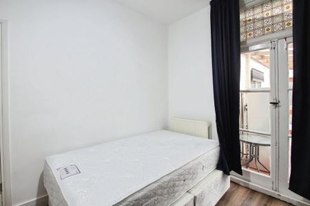 House share to rent - Photo 3