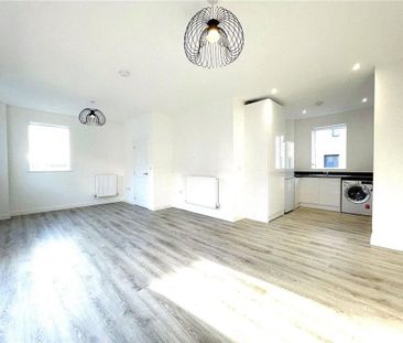 3 bedroom end of terrace house to rent - Photo 1