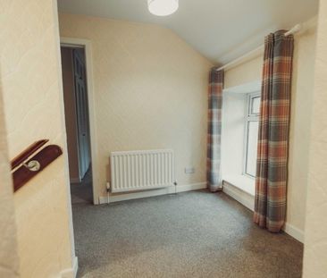 3 Bed Semi-detached House - Photo 4