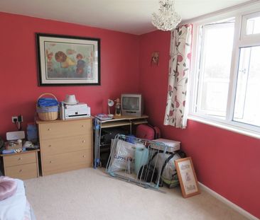 Bishop Luffa Close, Chichester - Photo 5