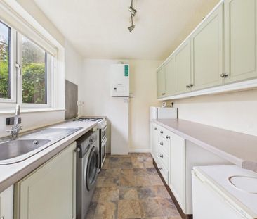2 bedroom Flat To Let - Photo 6