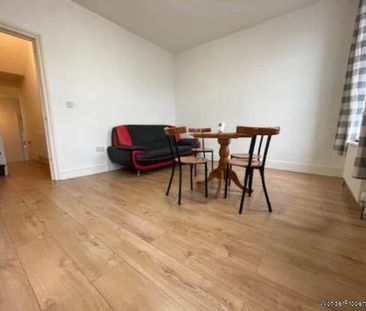 2 bedroom property to rent in London - Photo 2