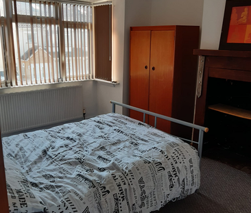1 bedroom in a house share to rent - Photo 4